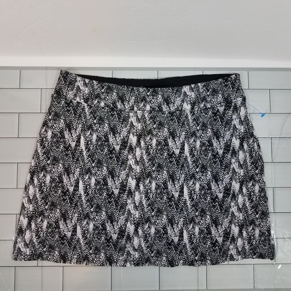 Tranquility Yoga Skort S Black and White - Picture 3 of 7